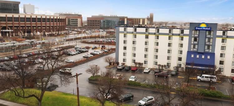 大学大道东南戴斯酒店(Days Hotel by Wyndham University Ave SE)图片
