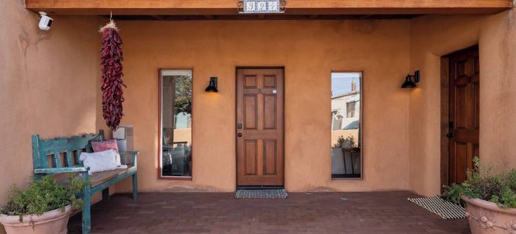 卡西塔德尔索尔豪华公寓 - 步行5分钟至广场 - 私人后院 - 壁炉(Luxurious Casita del Sol - 5 Min. Walk to Plaza - Private Backyard - Fireplace)图片