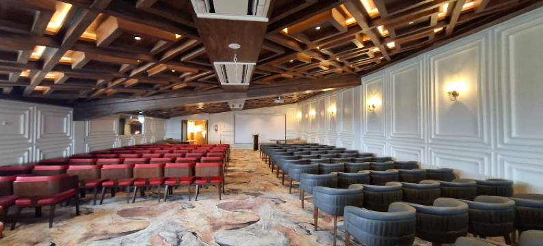 萨罗瓦尔斯里纳格高级酒店(Sarovar Premiere Srinagar)图片