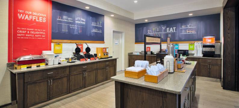 希尔顿欢朋酒店-北小岩麦凯恩购物中心(Hampton Inn North Little Rock-McCain Mall)图片