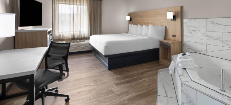 曼斯费尔德拉昆塔温德姆套房酒店(La Quinta Inn & Suites by Wyndham Mansfield Oh)图片