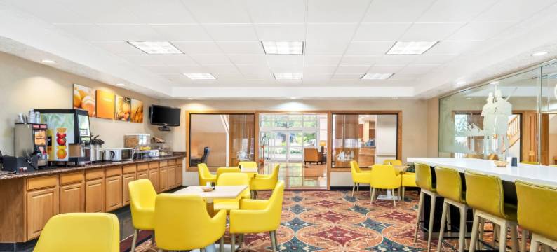 克拉克马斯舒适套房酒店(Comfort Suites)图片