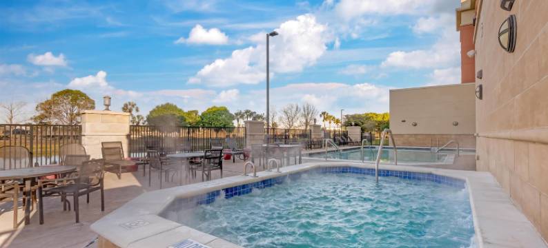 迈尔斯堡机场FGCU德鲁里套房酒店(Drury Inn & Suites Fort Myers Airport FGCU)图片