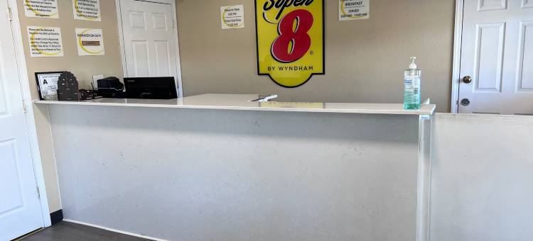 兰伯顿北卡温德姆速8酒店(Super 8 by Wyndham Lumberton NC)图片