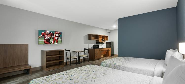布雷登顿霍姆汤酒店(HomeTowne Studios Bradenton)图片