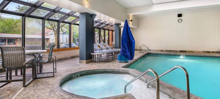 因塔内与高地俱乐部贝斯特韦斯特优质酒店(Best Western Plus InnTowner Madison)图片