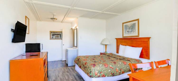 OYO 斯特吉斯的Country Hearth Inn & Suites(Country Hearth Inn & Suites by OYO Sturgis)图片