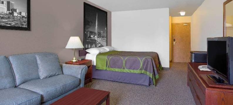 波蒂奇拉普雷里速8酒店(Super 8 by Wyndham Portage la Prairie MB)图片