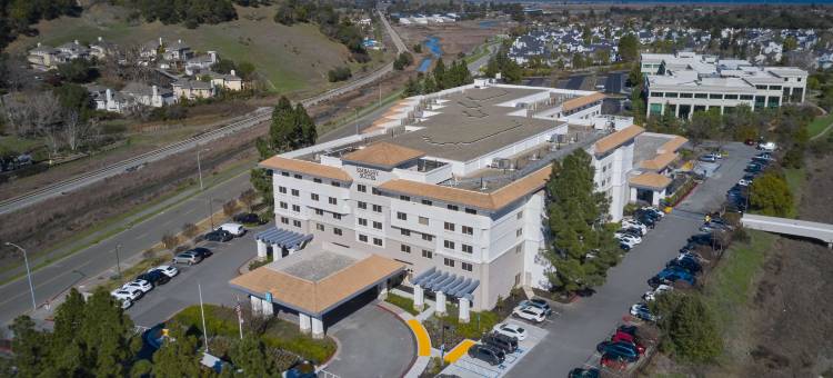 圣拉斐尔马林县希尔顿安泊酒店(Embassy Suites by Hilton San Rafael Marin County)图片