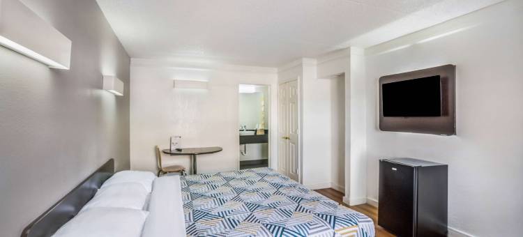 达拉斯市场中心6号汽车旅馆(Motel 6 Dallas, TX - Market Center)图片