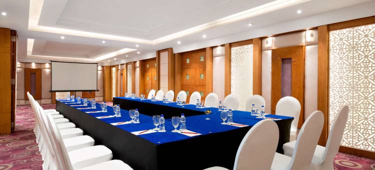 贾朗达尔温德姆华美达安可酒店(Ramada Encore by Wyndham Jalandhar)图片