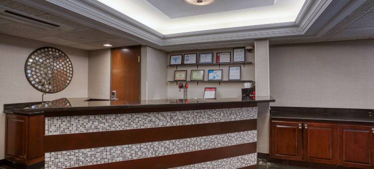 圣路易斯费尔维尤海兹德鲁里套房酒店(Drury Inn & Suites St. Louis Fairview Heights)图片