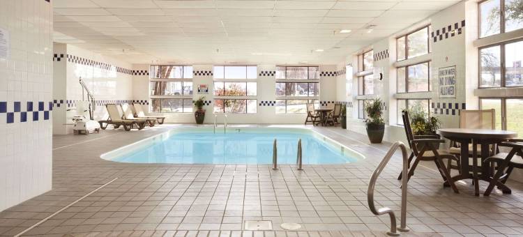 苏福尔斯呗盟套房酒店(Baymont by Wyndham Sioux Falls Near West 41st Street)图片