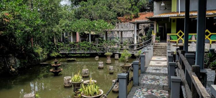 红门Plus酒店-近茂物巴鲁加兰(RedDoorz Plus Near Jalan Baru Bogor)图片