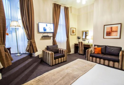 The Duke of Edinburgh Hotel & BarHotel Overview