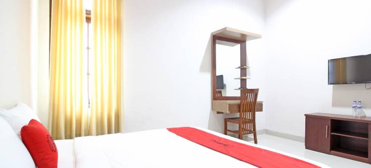 红多兹酒店-靠近哈特诺购物中心3(RedDoorz Near Hartono Mall 3)图片