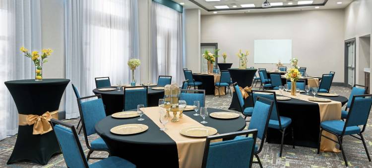 欢朋酒店及套房奥兰多机场@门户村(Hampton Inn & Suites Orlando Airport @ Gateway Village)图片