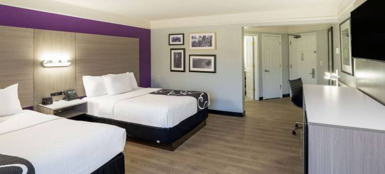 伯明翰胡佛拉昆塔温德姆套房酒店(La Quinta Inn & Suites by Wyndham Birmingham Hoover)图片