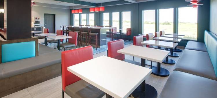 沃思堡北湖拉昆塔温德姆套房酒店(La Quinta Inn & Suites by Wyndham Northlake Fort Worth)图片