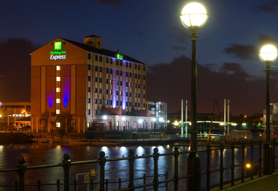 Holiday Inn Express Manchester - Salford QuaysOver view
