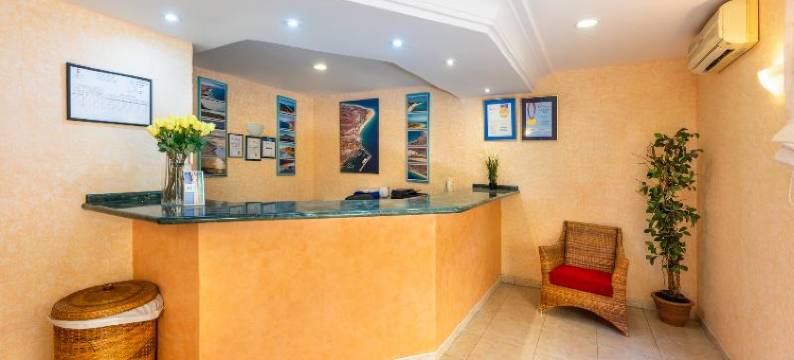 蓬玛丽娜酒店(Apartamentos Punta Marina by LIVVO)图片