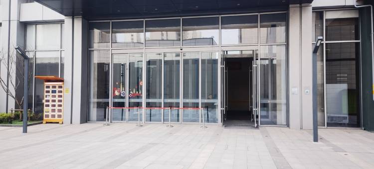 华人易居智能公寓(济南CBD龙湖天街店)图片