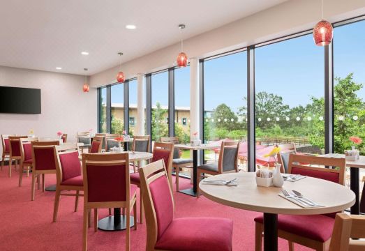 Ramada by Wyndham CobhamHotel Overview