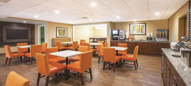 梅卡尼克斯堡哈里斯堡拉昆塔温德姆套房酒店(La Quinta Inn & Suites by Wyndham Mechanicsburg - Harrisburg)图片