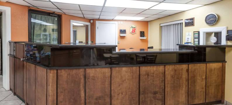 克林顿速8酒店(Super 8 by Wyndham Clinton)图片