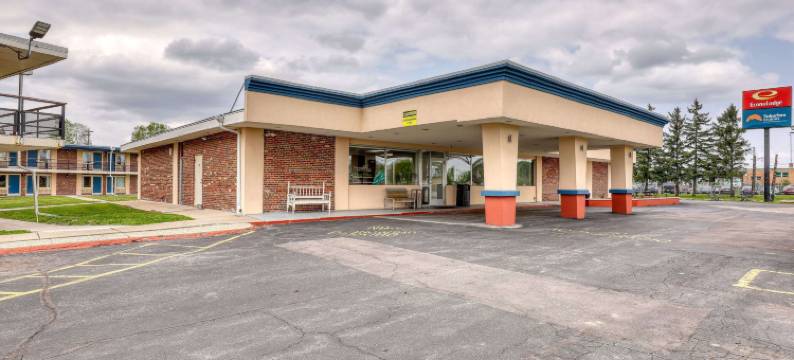 尼纳-阿普尔顿郊区开间(Suburban Studios Neenah-Appleton)图片