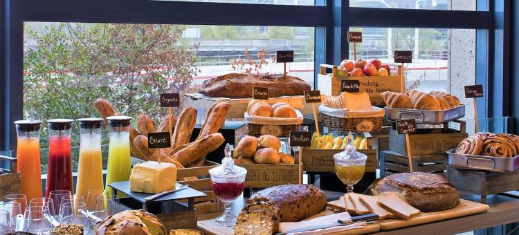 巴黎拉德芳斯万丽酒店(近新凯旋门、地铁1号线、快铁RER A/E线)(Renaissance Paris la Defense Hotel)图片