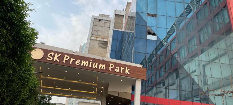 世界广场购物中心的SK Premium Park(SK Premium Park at World Square Mall)图片