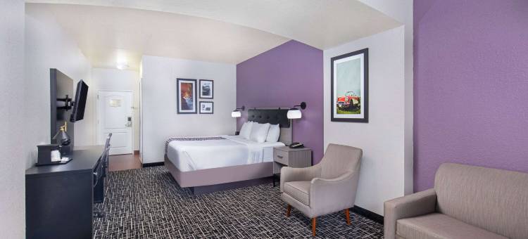 博林格林拉昆塔温德姆套房酒店(La Quinta Inn & Suites by Wyndham Bowling Green)图片