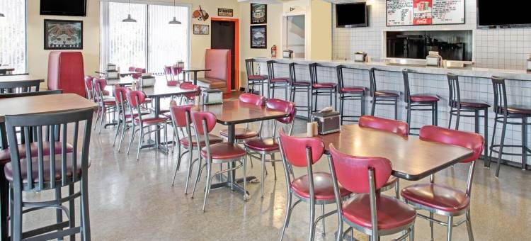 可可邮轮港西I-95/524温德姆戴斯酒店(Days Inn by Wyndham Cocoa Cruiseport West at I-95/524)图片