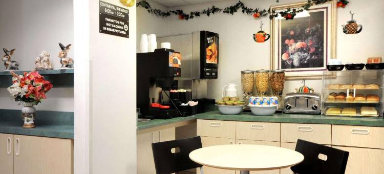 阿林顿/达拉斯地区温德姆麦客达套房酒店(Travelodge by Wyndham Arlington/Dallas Area)图片