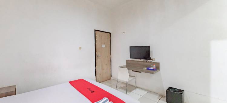 阿伦柯塔苏卡布米附近瑞德多兹酒店(RedDoorz Near Taman Kota Lapang Merdeka Sukabumi)图片
