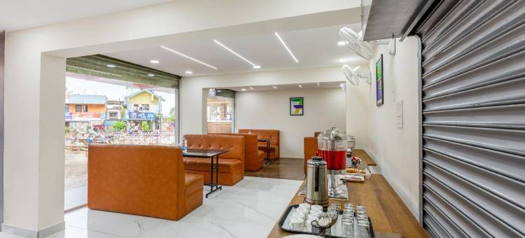 Treebo Sky City Grand图片