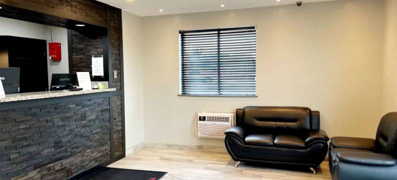 锡达拉皮兹速8酒店(Super 8 by Wyndham Cedar Rapids)图片