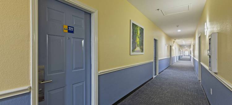 达拉斯沃斯堡机场南戴斯套房酒店(Days Inn & Suites by Wyndham Euless DFW Airport South)图片