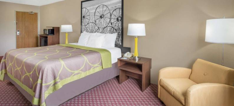 希伯伦洛厄尔地区速8酒店(Super 8 by Wyndham Hebron Lowell Area)图片