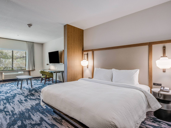 怀特沃特万枫套房酒店