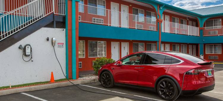 温德姆豪生酒店阿尔伯克基桑迪亚峰老城(Sandia Peak Inn Old Town ABQ, a Howard Johnson by Wyndham)图片