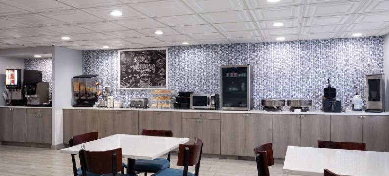 AmericInn by Wyndham Woodstock IL图片