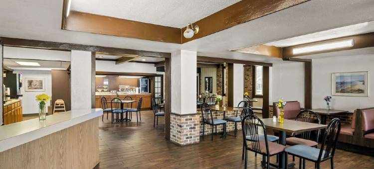 马尼斯蒂酒店(伊克诺旅馆Manistee, MI)(Econo Lodge Manistee)图片