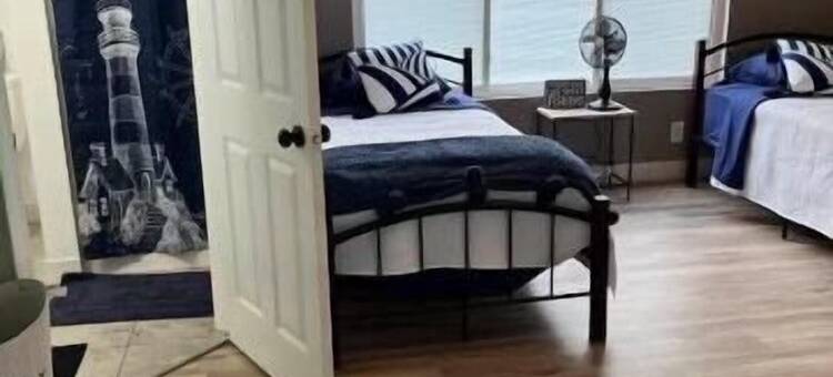 Enjoy Sunsets in a enclosed Jacuzzi in any weather!图片