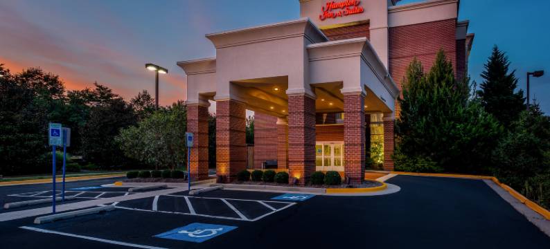 希尔顿欢朋套房酒店-赫恩登雷斯顿(Hampton Inn & Suites Herndon-Reston)图片