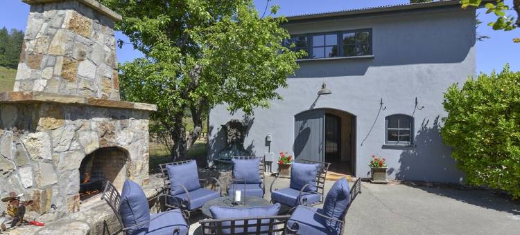 St. Helena, Walk to Town, on Vineyard, Pool, One Acre/Private, Permit STR25-001图片