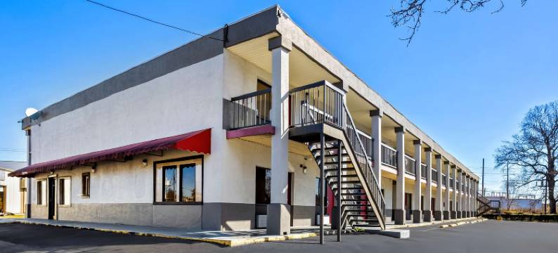 杰克逊堡美洲最佳价值酒店(Americas Best Value Inn Fort Jackson)图片