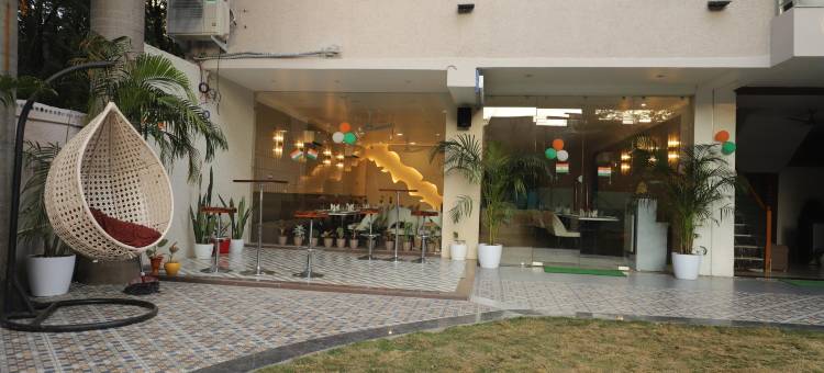 瓦提卡宫酒店纳尔马达普拉姆(Hotel Vatika Palace)图片