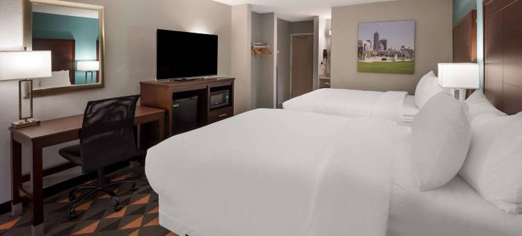 克莱瑞恩波因特-印第安纳波利斯东北部酒店(Clarion Pointe Indianapolis Northeast)图片